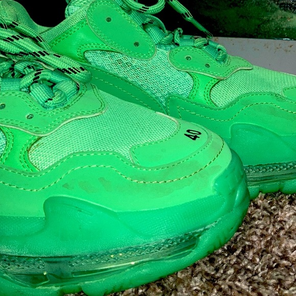 Green Balenciaga‘s - Picture 3 of 4